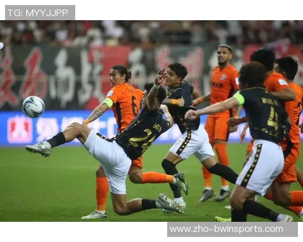 掌握足球小碎步过人技巧助你轻松突破防线提升比赛表现